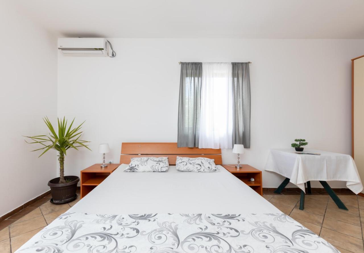 Apartments Bojic Tivat Eksteriør bilde
