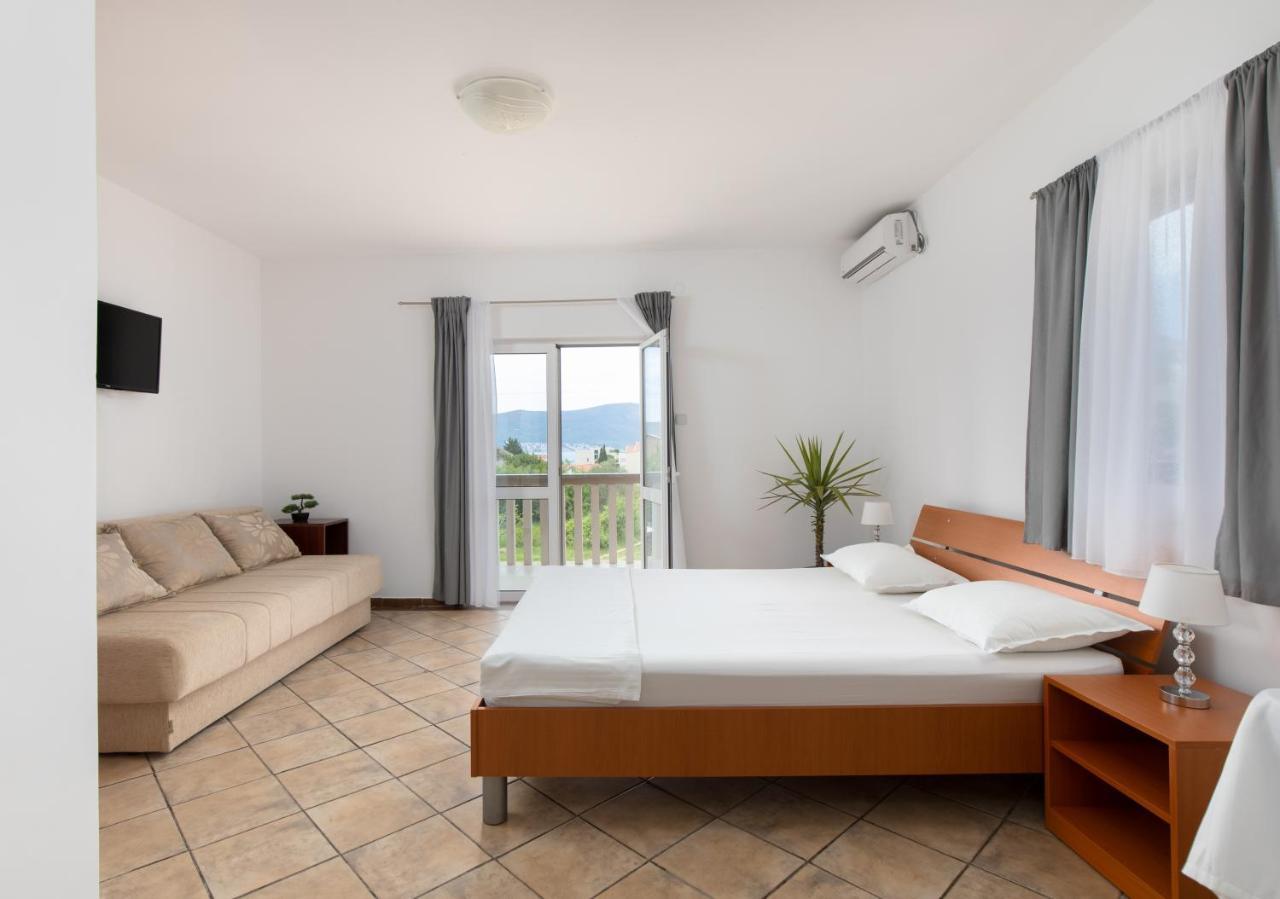 Apartments Bojic Tivat Eksteriør bilde